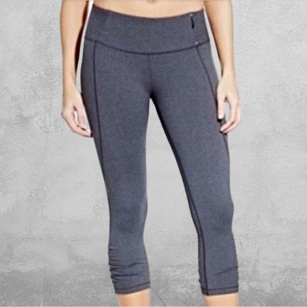 CALIA by Carrie Underwood Essential Crop Ruched Leggings
